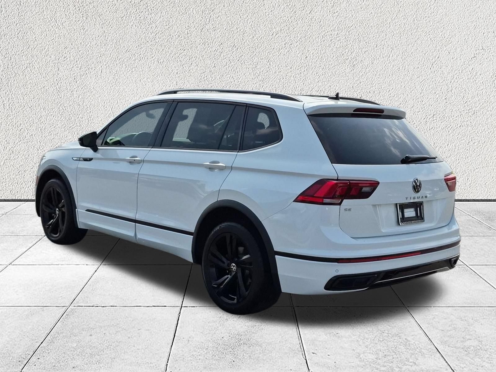 Used 2023 Volkswagen Tiguan SE R-Line FWD image 5