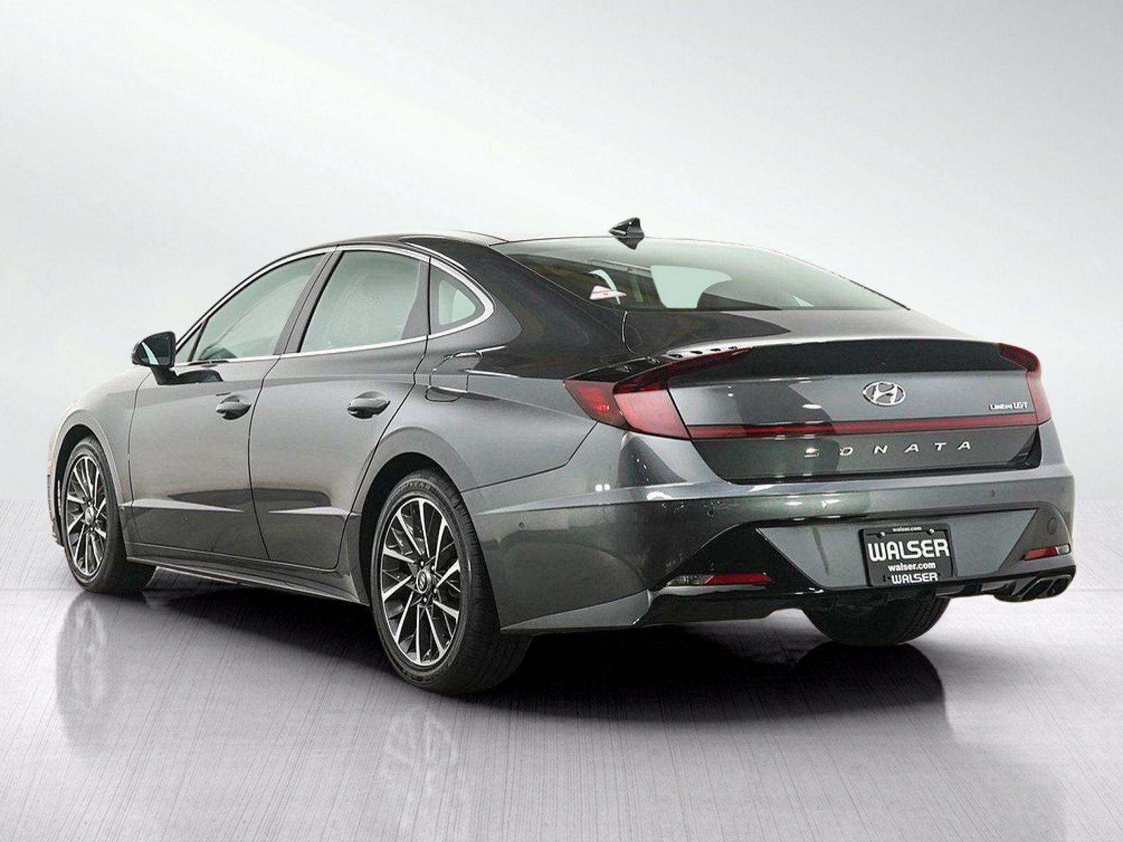 Used 2022 Hyundai Sonata Limited FWD image 3
