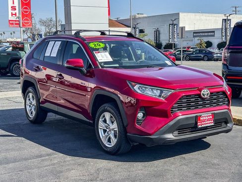 Used 2020 Toyota RAV4 XLE w/ Convenience Package image 4