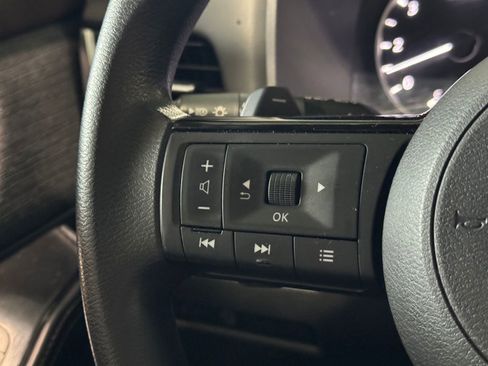 Used 2023 Nissan Rogue SV image 27