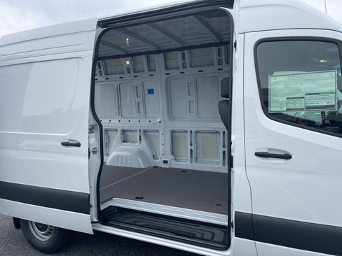 New 2025 Mercedes-Benz Sprinter 2500 image 9
