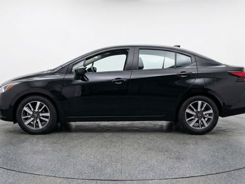 Used 2025 Nissan Versa SV image 5