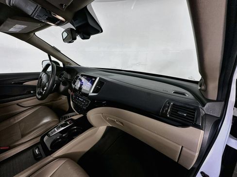 Used 2018 Honda Pilot Elite image 32