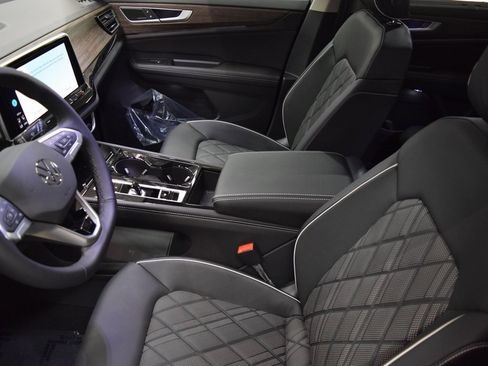 New 2025 Volkswagen Atlas SEL Premium R-Line image 4