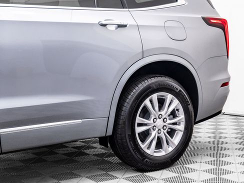 New 2025 Cadillac XT6 Luxury image 34