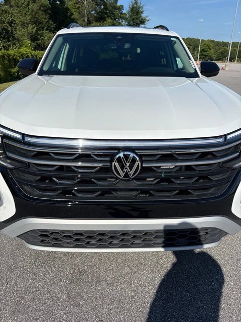 Used 2026 Volkswagen Atlas Peak Edition AWD/4WD image 13
