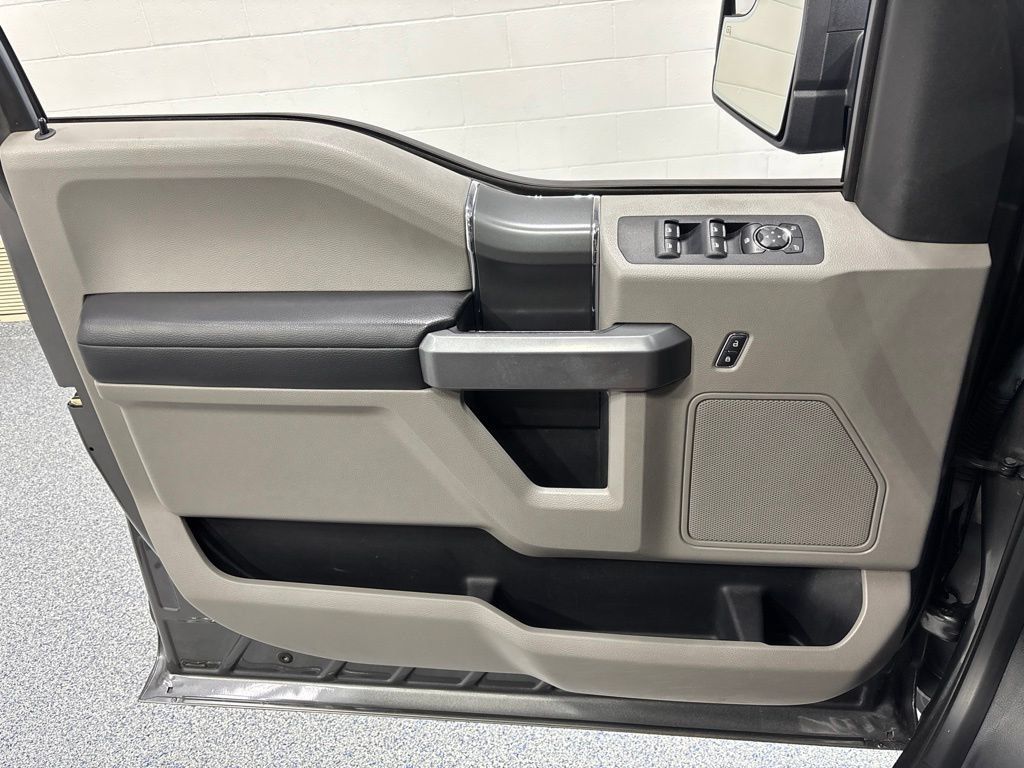 Used 2016 Ford F150 4x4 SuperCrew image 34