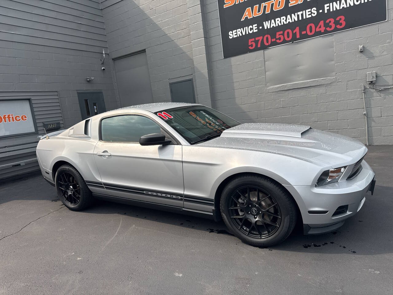 Used 2011 Ford Mustang Coupe w/ 101A Rapid Spec Order Code RWD image 1