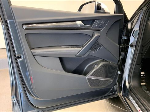 Used 2025 Audi SQ5 Prestige image 25