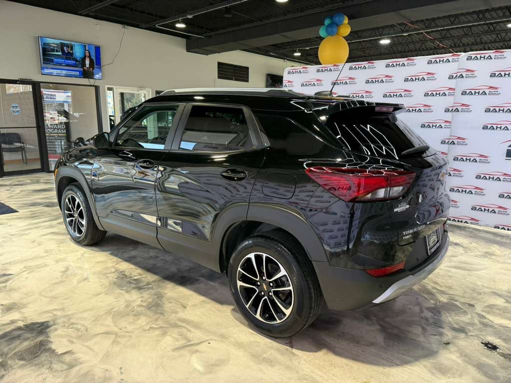 Used 2024 Chevrolet TrailBlazer LT w/ Driver Confidence Package AWD/4WD image 10