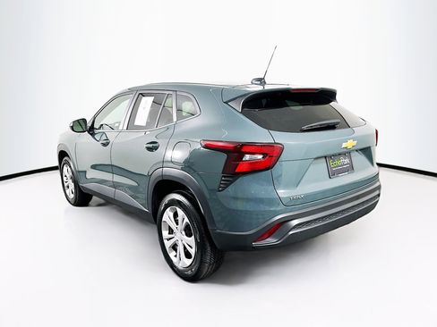 Used 2025 Chevrolet Trax LS image 5