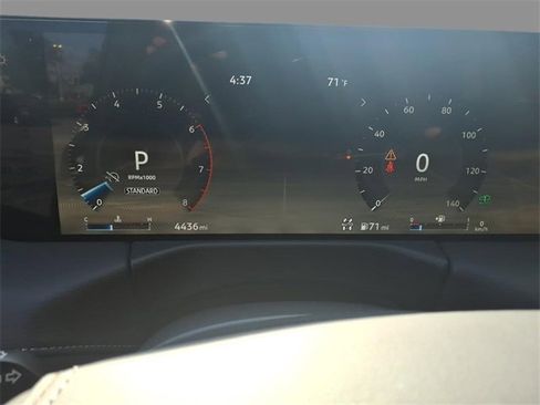 Certified 2025 Nissan Armada Platinum Reserve image 31