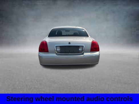 Used 2008 Lincoln Town Car Signature Limited RWD image 7