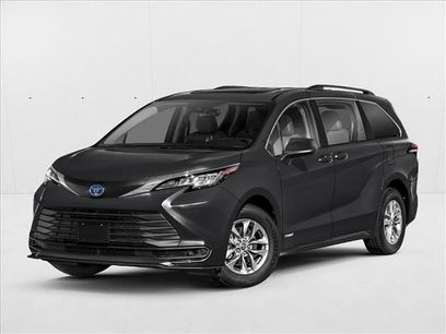 New 2025 Toyota Sienna LE w/ LE Plus Package