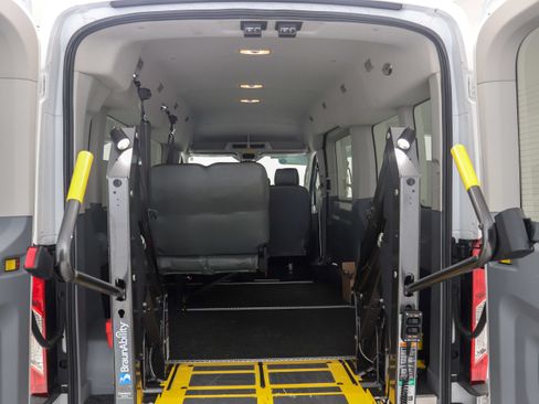 Used 2018 Ford Transit 350 XLT RWD image 12