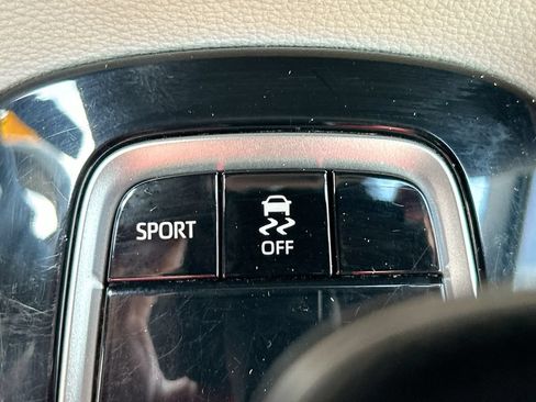 Used 2021 Toyota Corolla SE FWD image 31
