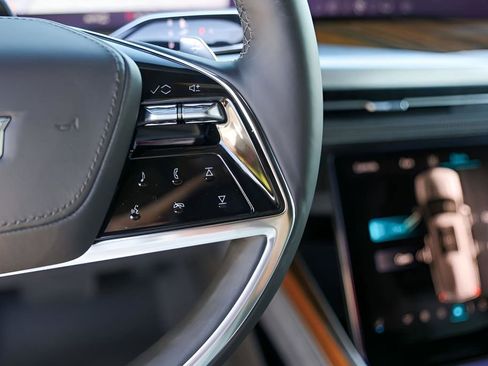 Certified 2025 Cadillac Escalade Sport Platinum w/ LPO, Floor Liner Package image 13