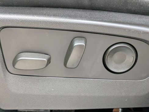 Certified 2024 Chevrolet Colorado Trail Boss w/ Technology Package image 21