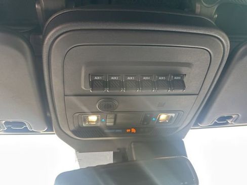 Used 2023 Ford Bronco Wildtrak image 17