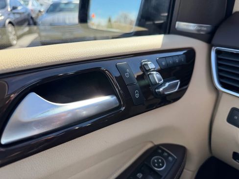 Used 2017 Mercedes-Benz GLS 450 4MATIC image 29