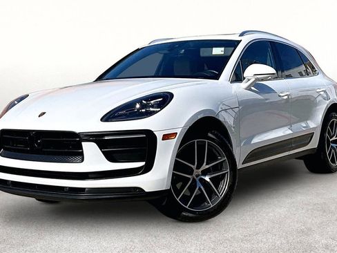 Used 2023 Porsche Macan AWD/4WD image 16