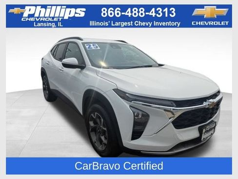 Used 2025 Chevrolet Trax LT w/ Driver Confidence Package FWD image 1