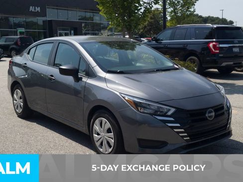 Used 2025 Nissan Versa S FWD image 3