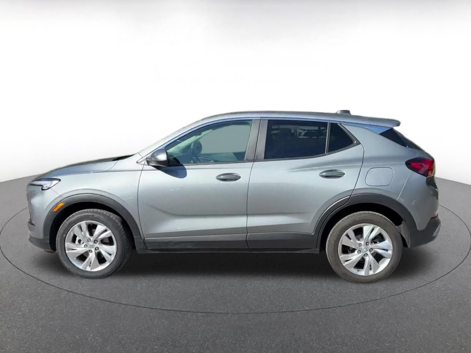 Used 2025 Buick Encore GX Preferred AWD/4WD image 8