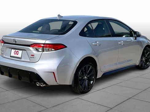 Used 2025 Toyota Corolla SE w/ SE Premium Package image 13