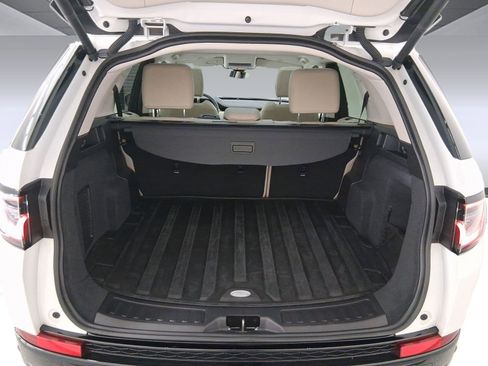 Used 2025 Land Rover Discovery Sport S image 31