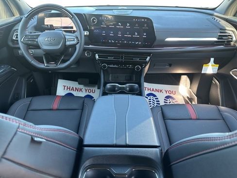 New 2026 Chevrolet Traverse RS w/ LPO, Floor Liner Package image 37