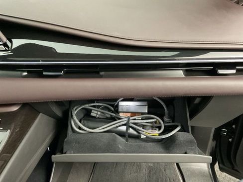 Certified 2024 Cadillac Escalade ESV Sport Platinum image 31