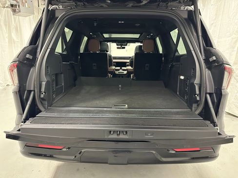 Used 2025 Lincoln Navigator L Reserve image 54