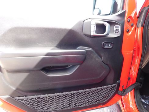 Used 2020 Jeep Gladiator Sport w/ Quick Order Package 24S image 17