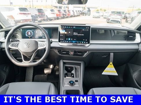 New 2025 Volkswagen Tiguan SE image 30