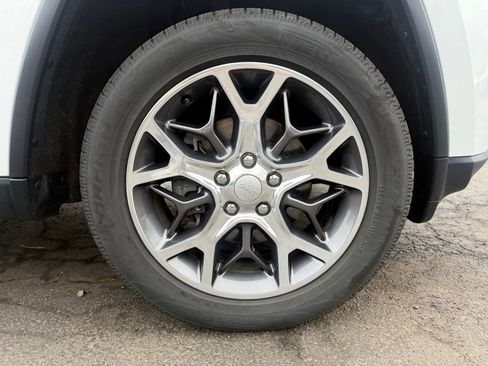 Used 2020 Jeep Grand Cherokee Limited w/ Luxury Group II image 49