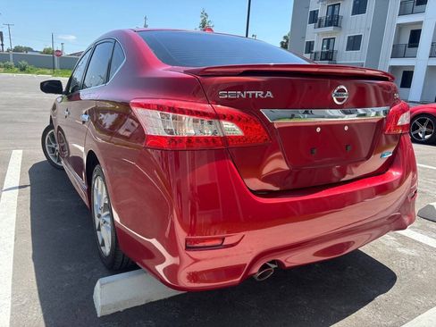 Used 2014 Nissan Sentra SR w/ SR Driver Package FWD image 3