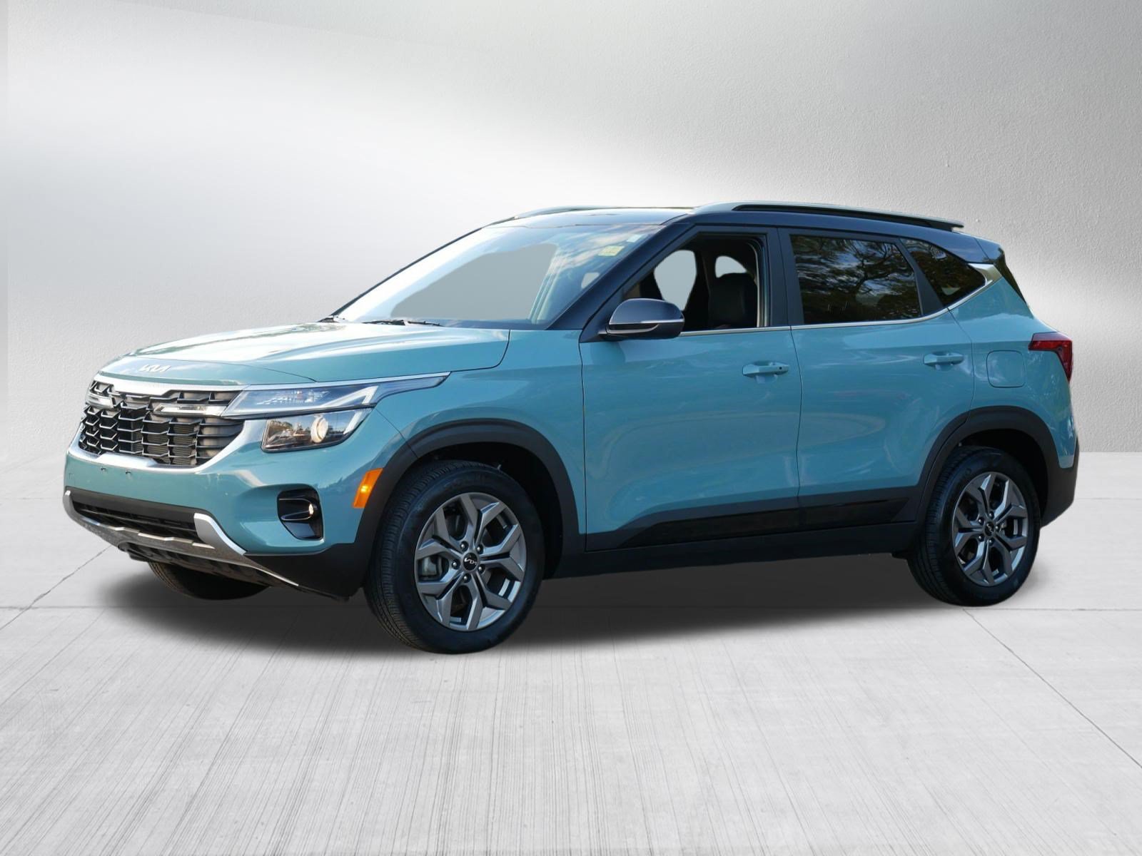 Certified 2024 Kia Seltos S AWD/4WD image 3