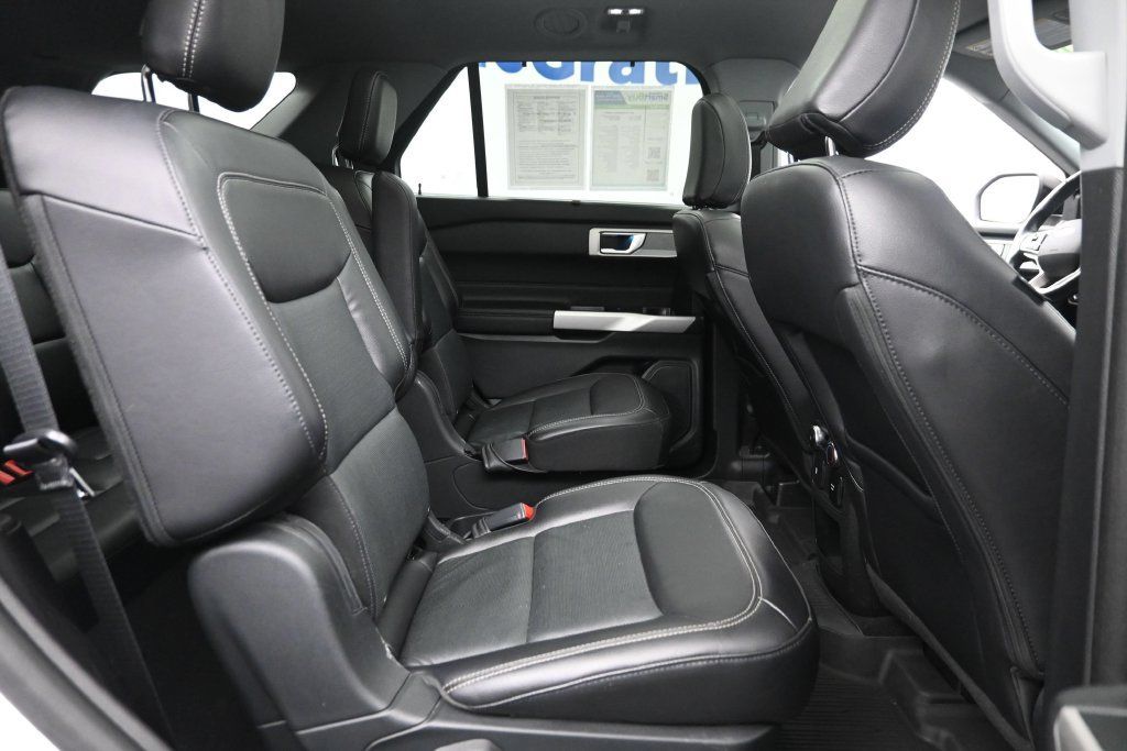 Used 2021 Ford Explorer Limited w/ Equipment Group 301A AWD/4WD image 10