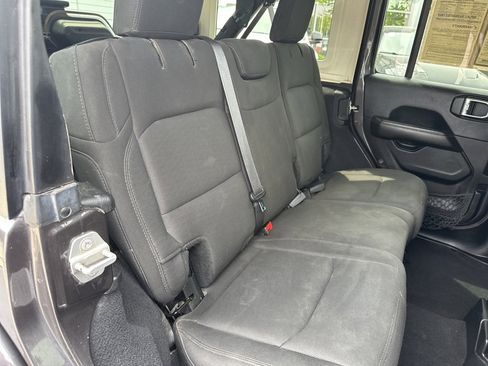 Used 2019 Jeep Wrangler Unlimited Sahara image 48