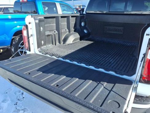 Used 2025 GMC Canyon Elevation image 26