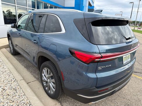 Used 2025 Buick Enclave Preferred AWD/4WD image 5