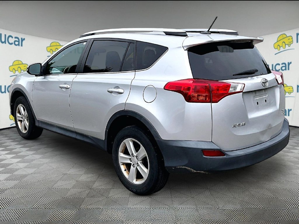 Used 2014 Toyota RAV4 XLE AWD/4WD image 5