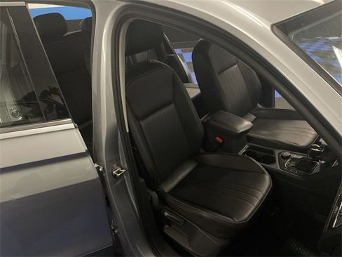 Used 2022 Volkswagen Tiguan SE image 24