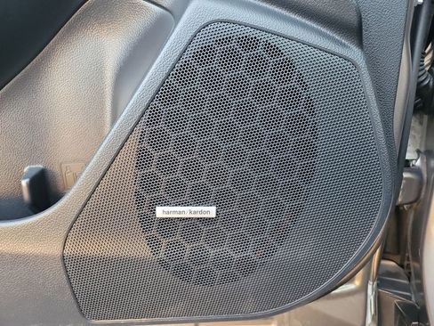 Used 2017 Subaru Forester 2.5i Touring image 23