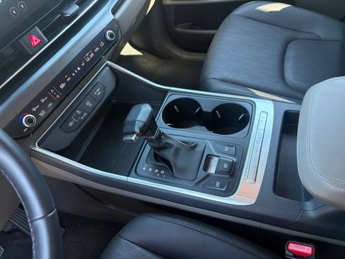 Used 2026 Kia Carnival FWD image 39