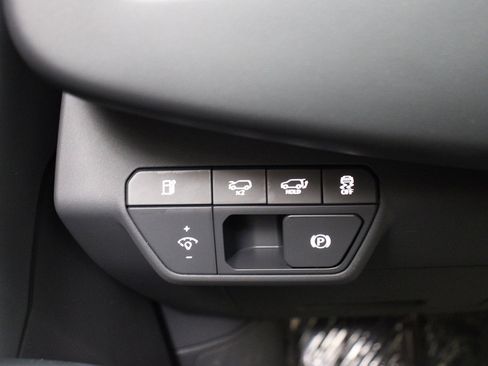 Used 2024 Kia EV9 Land image 37
