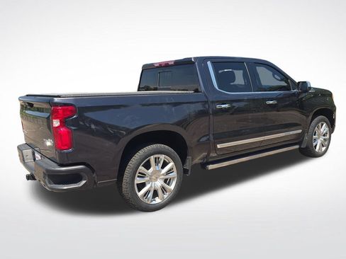Used 2023 Chevrolet Silverado 1500 High Country w/ High Country Premium Package AWD/4WD image 6