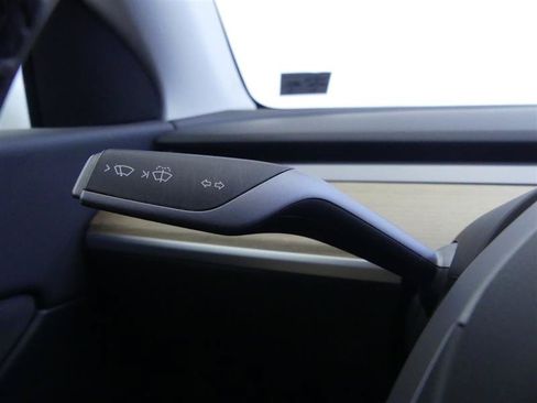 Used 2021 Tesla Model Y Long Range AWD/4WD image 19