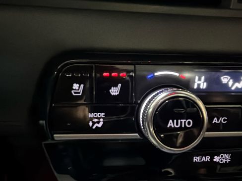 Used 2025 Honda Pilot Black Edition image 34